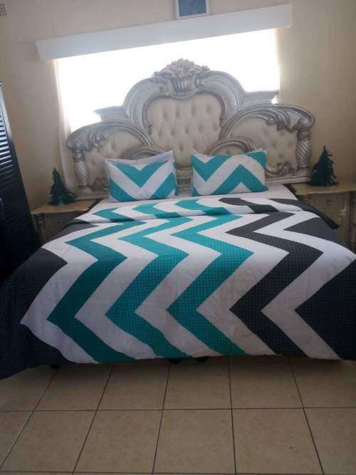 Elegant Duvet Cover Set - King Size